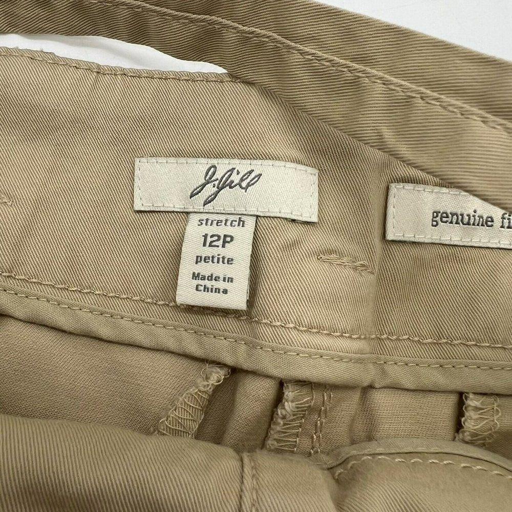 J Jill Woman’s size 12P beige khaki shorts stretch genuine fit at the waist - Picture 4 of 7